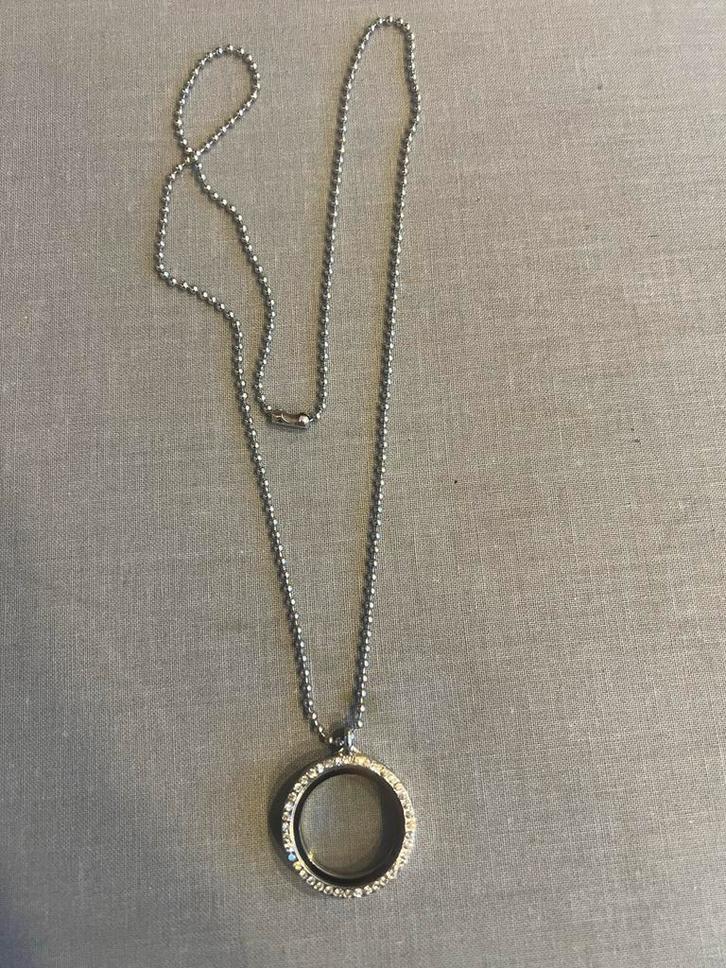 Memory Locket - Hanger voor Foto's, Sieraden, Tassen en Uiterlijk, Kettingen, Zo goed als nieuw, Zilver, Met hanger, Ophalen of Verzenden