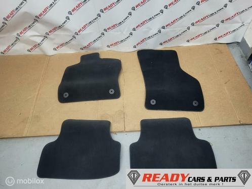 Matten set origineel zwart Audi A3 S3 8V 8V4864452 MATTENSET, Auto-onderdelen, Interieur en Bekleding, Audi, Gebruikt, Ophalen of Verzenden