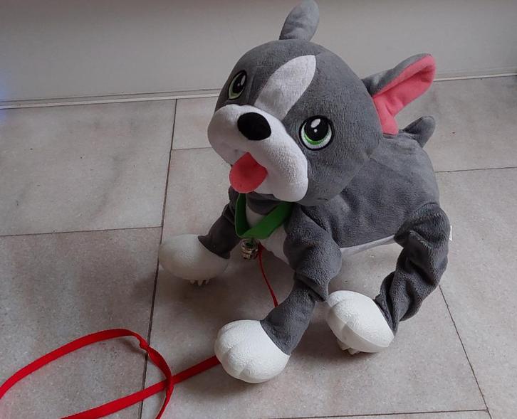Peppy Pups Bulldog, Fur Real Puppy en pluche loophondje, Kinderen en Baby's, Speelgoed | Knuffels en Pluche, Zo goed als nieuw