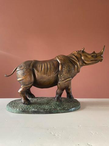 Antiek massief bronzen beeld van Neushoorn van 70cm en 19 kg beschikbaar voor biedingen