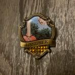 Efteling Langnek Pin, Verzenden, Zo goed als nieuw, Button of Speldje