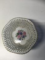 Uniek gevlochten porseleinen schaaltje apulum lucru manual, Ophalen of Verzenden