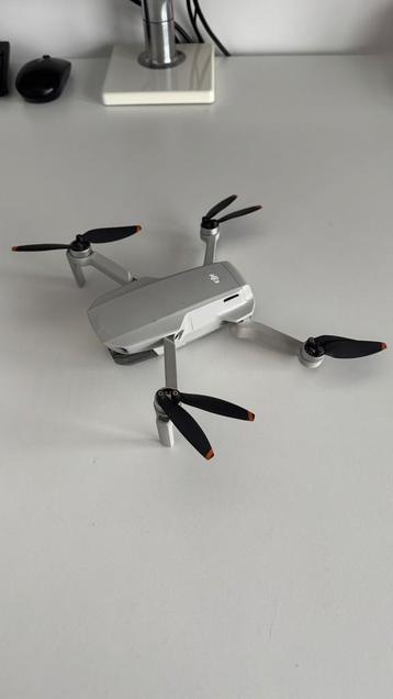 DJI Mini 2 drone met controler beschikbaar voor biedingen