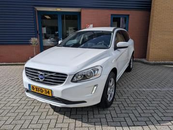 Volvo XC60 2.0 T5 FWD SUMMUM, Automaat, Trekhaak, Airco, PDC beschikbaar voor biedingen