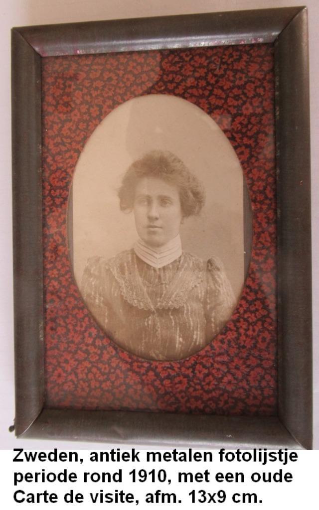 antiek Zweeds metalen schilderij lijstje met CdV, rond 1910, Antiek en Kunst, Antiek | Overige Antiek, Ophalen of Verzenden