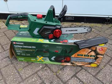 Parkside accu-kettingzaag 20 V incl  accu’s en lader beschikbaar voor biedingen