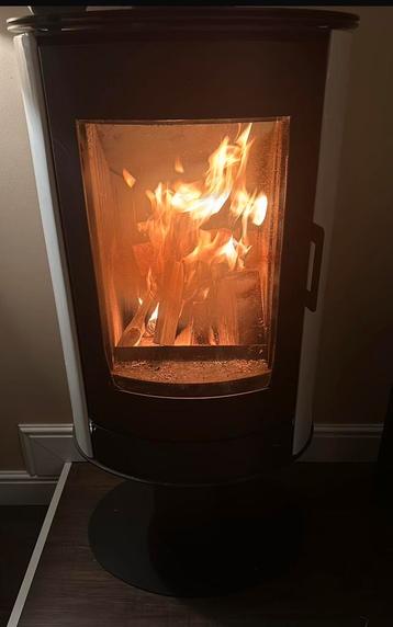 Houtkachel met steen