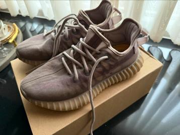 Yeezy paars beschikbaar voor biedingen