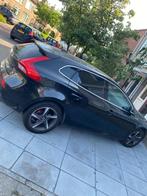 Volvo V40 2.0 D4 190PK 2014 Zwart ( injector kapot ), Voorwielaandrijving, Zwart, Particulier, 30 km/l