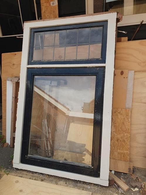Jaren 30 kozijn met glas in lood, Doe-het-zelf en Verbouw, Kozijnen en Schuifpuien, Gebruikt, Raamkozijn, Hout, 150 tot 225 cm