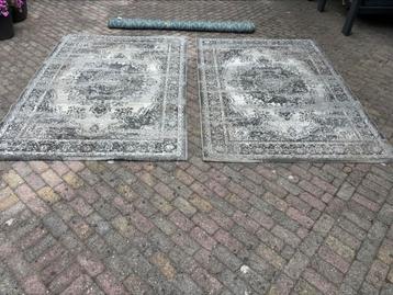 2 kleden beschikbaar voor biedingen