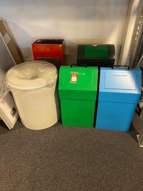 Grote opruiming nieuwe prullenbakken / afvalbakken /asbakken, Huis en Inrichting, Woonaccessoires | Prullenbakken, Nieuw, Ophalen of Verzenden