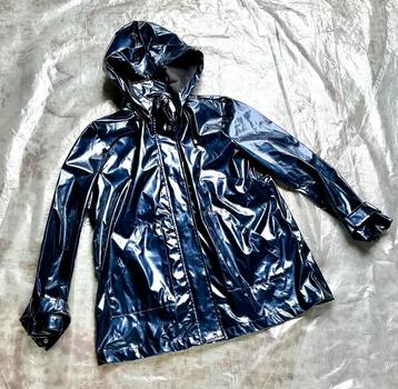 Lakjas blauw met capuchon maat XL van Etam en 78 lang beschikbaar voor biedingen