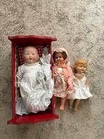 3 antieke poppen + houten bedje en boek, Verzamelen, Poppen, Ophalen of Verzenden, Zo goed als nieuw, Babypop