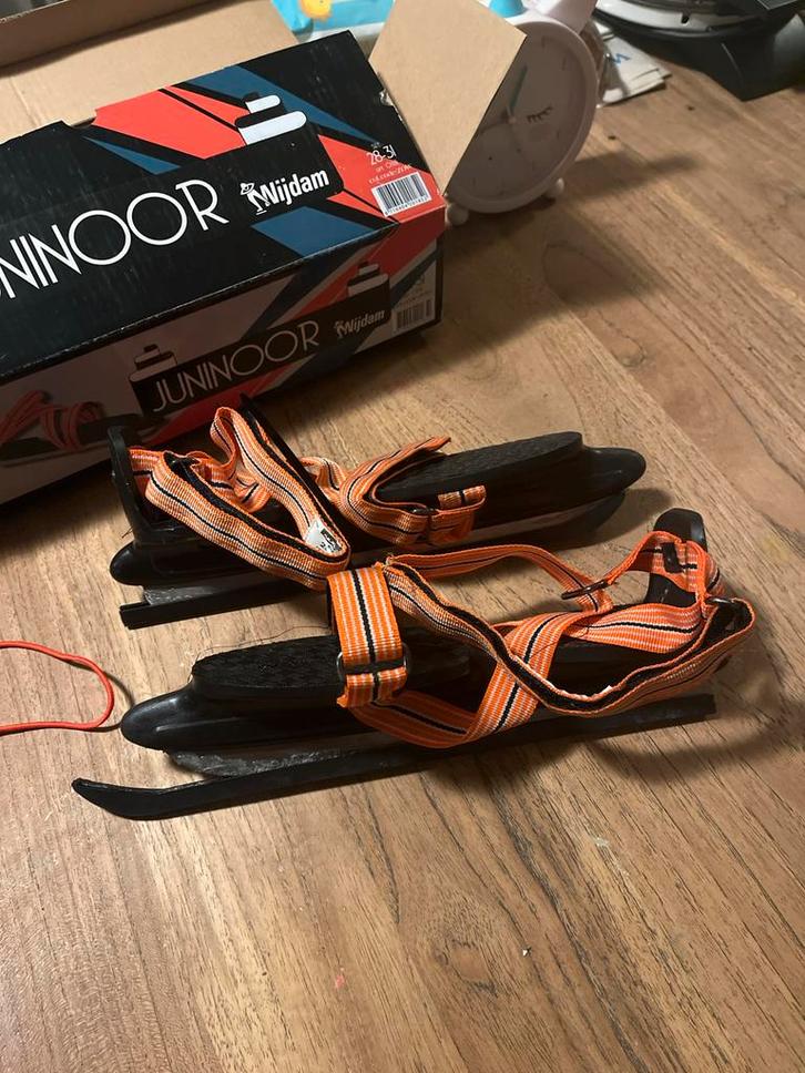 Nijdam Juninoor kinderschaatsen maat 28-31, Sport en Fitness, Schaatsen, Zo goed als nieuw, Friese doorlopers, Nijdam, Ophalen of Verzenden
