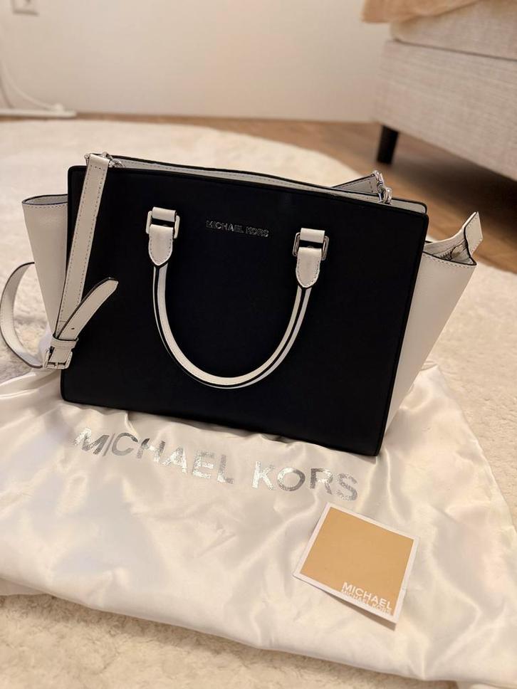Michael Kors Selma Satchel Wit & Zwart + Dustbag, Sieraden, Tassen en Uiterlijk, Tassen | Damestassen, Gebruikt, Handtas, Wit