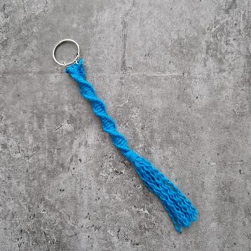 Handgemaakte Macramé Sleutelhanger Blauw beschikbaar voor biedingen