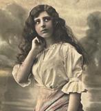 vrouw lang haar knapzak blote voeten Mignon 1910, Ophalen of Verzenden, Voor 1920, Overige thema's