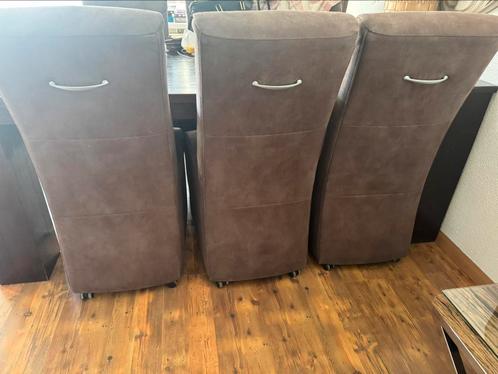 4 stijlvolle eetkamerstoelen met wieltjes, Huis en Inrichting, Stoelen, Zo goed als nieuw, Vier, Stof, Bruin, Ophalen