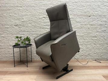 De Toekomst sta op stoel relax fauteuil L staopstoel leer beschikbaar voor biedingen