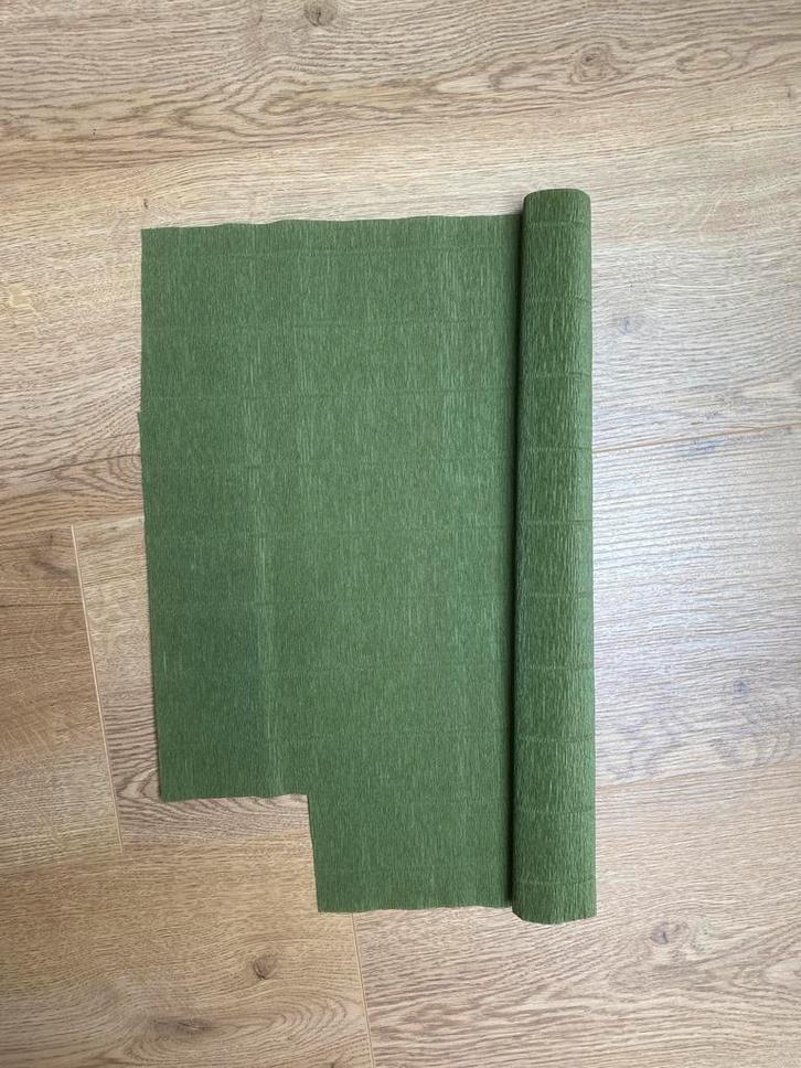 Donkergroen Crêpe Papier - Søstrene Grene, Hobby en Vrije tijd, Knutselen, Zo goed als nieuw, Materiaal, Ophalen