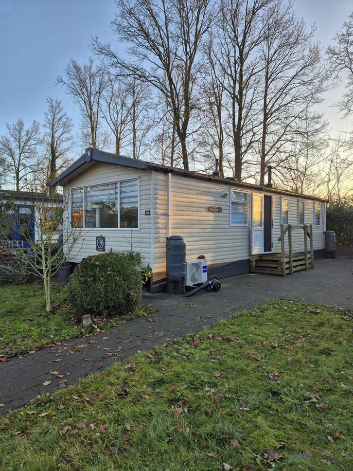 Te huur mooie 6 persoons chalet op camping de Pallegarste, Caravans en Kamperen, Verhuur