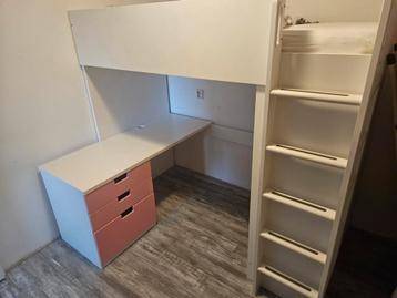 Hoogslaper Ikea Stuva meisjes kamer bed met bureau eronder beschikbaar voor biedingen
