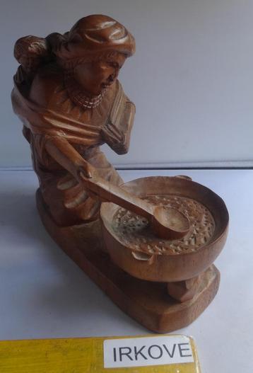 HOUTEN BEELD * POTJE KOKEN * Moeder en Baby * beschikbaar voor biedingen