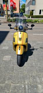 Vespa Super Sport GTS 300  Alleen serieuze volwassen mensen!, LED Verlichting, 2 cilinders, 300 cc, Super Sport