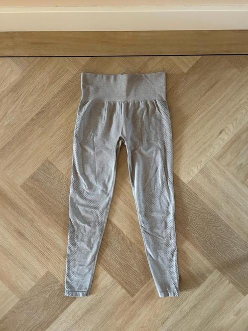 Seamless sportlegging / yoga broek van H&M in maat S / 36, Kleding | Dames, Sportkleding, Zo goed als nieuw, Fitness of Aerobics