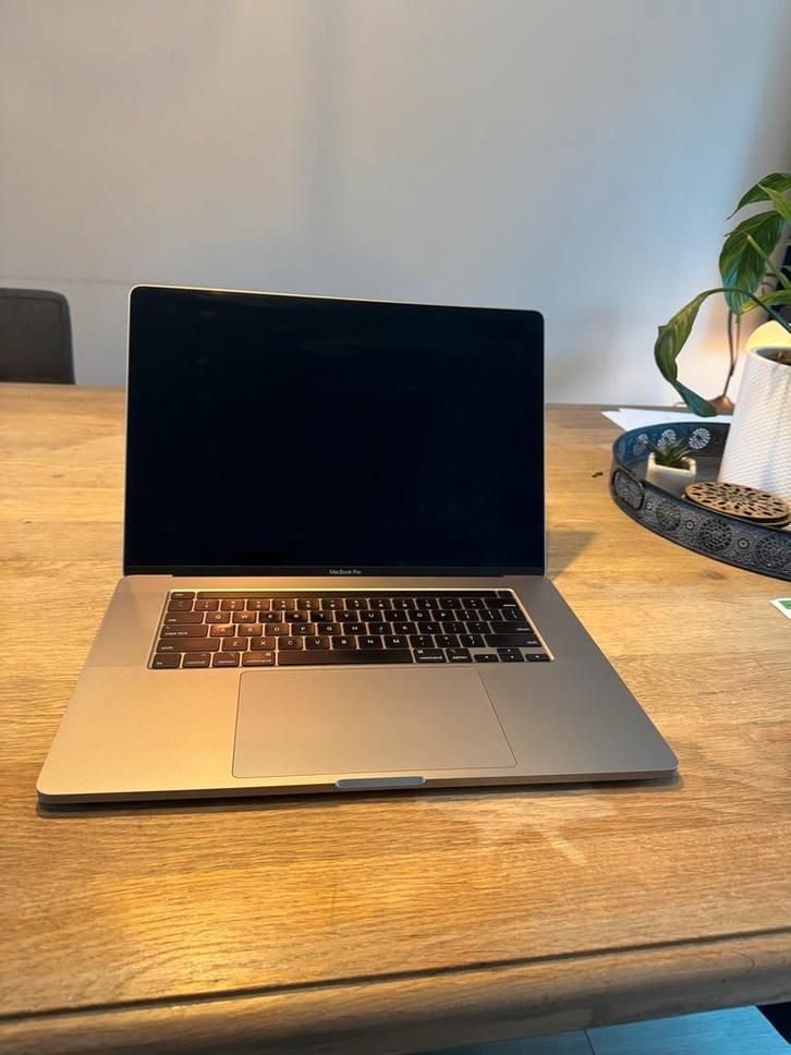 Apple MacBook Pro 2019 16" i7 512 GB SSD spacegrey, Computers en Software, Apple Macbooks, Zo goed als nieuw, MacBook Pro, 16 inch