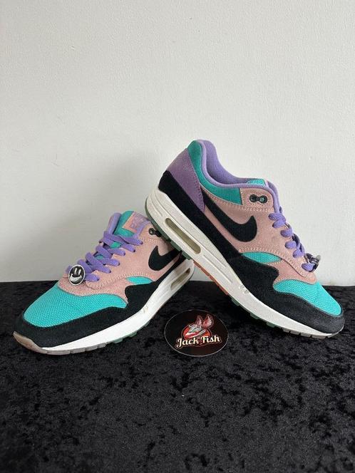 Nike air Max 1 Have a nike day - size 43, Kleding | Heren, Schoenen, Gedragen, Sneakers of Gympen, Overige kleuren, Verzenden