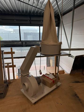 Mobiele afzuiginstallatie 380v - incl 25 plastic stofzakken beschikbaar voor biedingen