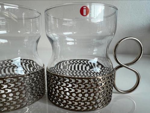 Vintage 2 Iittala Tsaikka Theeglas Houder Timo Sarpaneva 60s, Huis en Inrichting, Keuken | Servies, Zo goed als nieuw, Kop(pen) en/of Schotel(s)