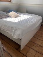 2 persoons bed (180x200 cm) met laddenbodems en matrassen, Ophalen, Gebruikt, Wit, Tweepersoons