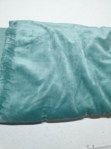 Nicky velours dusty groen (137) beschikbaar voor biedingen