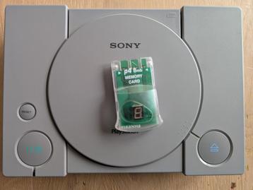 Sony PlayStation 1, 2 controllers, 8 spellen en draagtas beschikbaar voor biedingen