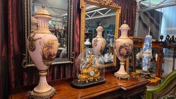 Set grote Sevres Limoge vazen met brons beschikbaar voor biedingen
