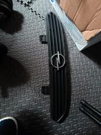 Opel Corsa B Grill - Nette Staat, Auto-onderdelen, Ophalen of Verzenden, Voor, Opel, Bumper