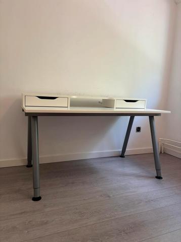 IKEA verstelbaar bureau Galant & Alex beschikbaar voor biedingen