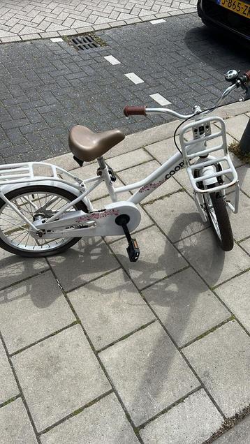 Kinderfiets met voordrager beschikbaar voor biedingen