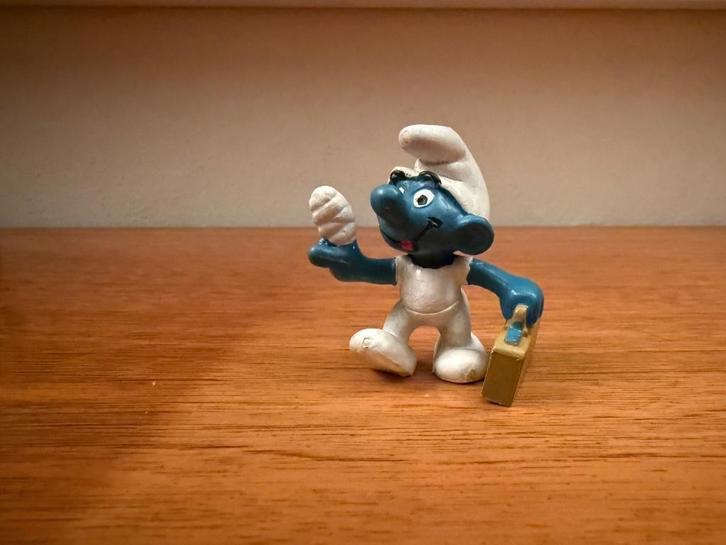 Verpleger Smurf – bruine koffer, Verzamelen, Smurfen, Gebruikt, Poppetje, Figuurtje of Knuffel, Overige Smurfen, Ophalen of Verzenden