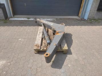 Kraan arm giek incl cilinder met knik Kato IHI 30V4 beschikbaar voor biedingen