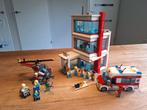 Lego city ziekenhuis 60204, Ophalen of Verzenden, Zo goed als nieuw, Complete set, Lego