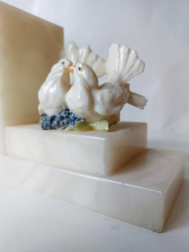 Onyx / Albast / Marmeren boekensteun duifjes porselein, Antiek en Kunst, Antiek | Woonaccessoires, Ophalen
