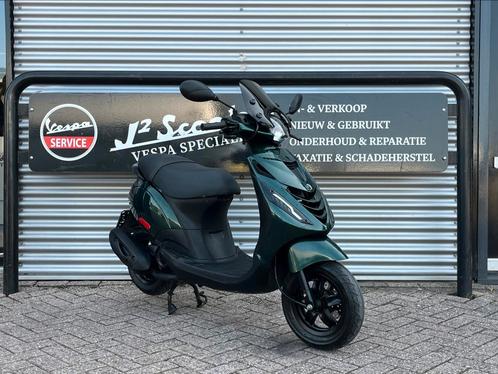 Piaggio Zip Jaguar Brom Green 2024 8884 km Full Option, Fietsen en Brommers, Scooters | Piaggio, Zo goed als nieuw, Zip, Maximaal 45 km/u