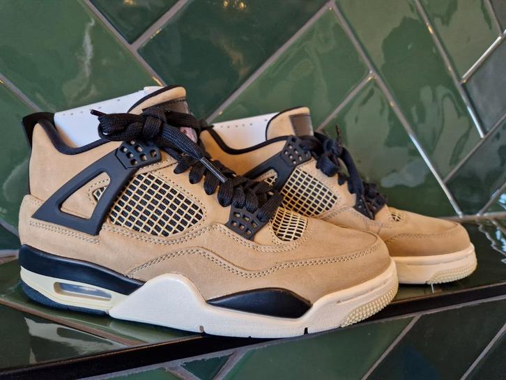 Air Jordan 4 Retro Mushroom - Maat 39, Kleding | Dames, Schoenen, Nieuw, Sneakers of Gympen, Beige, Ophalen of Verzenden