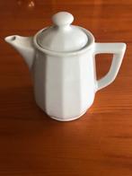 APILCO. Leuke thee/koffiepot. Kleur wit., Huis en Inrichting, Keuken | Servies, Overige typen, Ophalen of Verzenden, Zo goed als nieuw