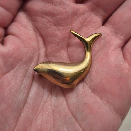 Vintage broche vis, Sieraden, Tassen en Uiterlijk, Broches, Zo goed als nieuw, Overige materialen, Goud, Minder dan 4 cm, Ophalen of Verzenden