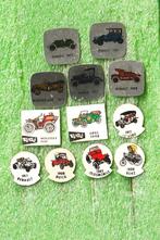 12 verschillende blikken oldtimer auto speldjes, Verzamelen, Ophalen of Verzenden, Gebruikt, Sport, Speldje of Pin